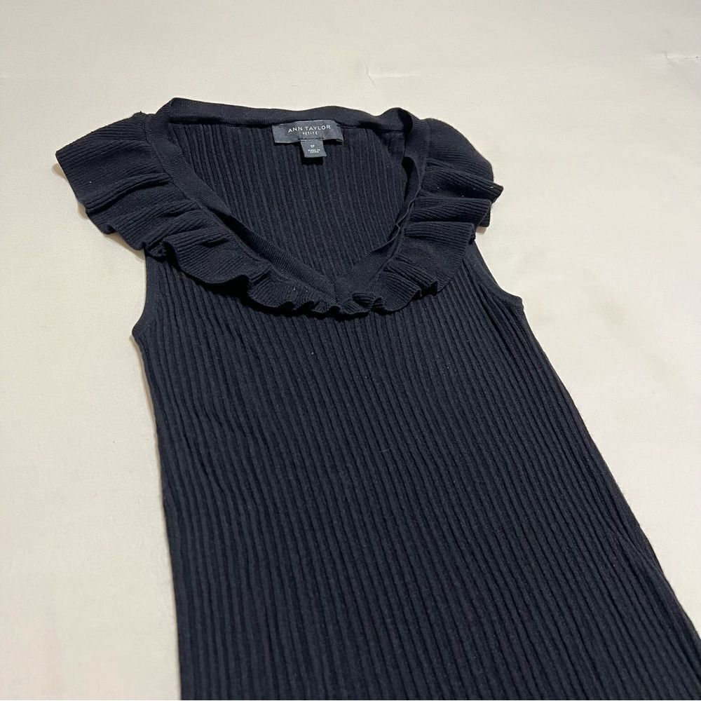 Ann Taylor SP Black Ruffled Sleeveless Top